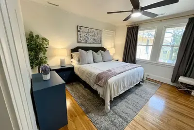 Image de Private, Quiet 3 Bedroom House with Central Ac