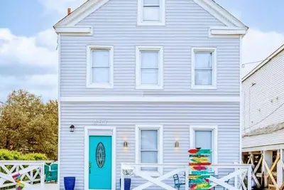 Image de Victoria home  Beachfront 3b, 2 bath 4 bed  close to shop and toy for children