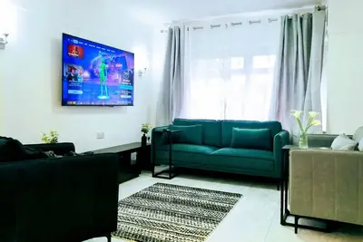 Image de Newly Renovated, Clean and Spacious home close to Anfield and Everton Stadium
