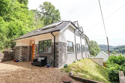 Image de Bryn Golau, pet friendly, with open fire in Glyn Ceiriog