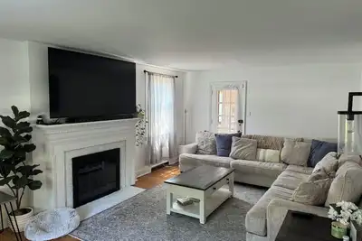 Image de Cozy Colonial Home in Drexel Hill