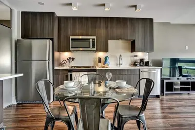 Image de Walk to Subway| 2br w/ Parking Available | Buckhead Views