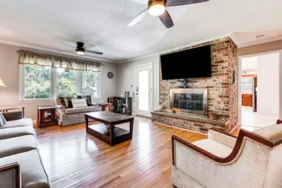 Image de Stonecrest Family Home: Close to Panola Mountain!