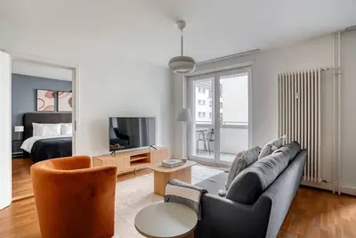 Image de Clean Klybeck 3br w\/ Elevator & W\/D, near River, by Blueground