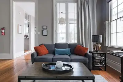 Image de Historic District Retreat | Parking + Courtyard