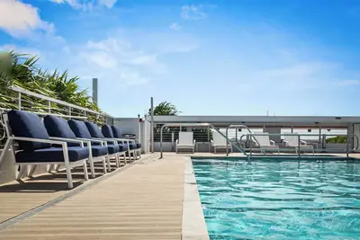 Image de Spacious 2/2. 5 Apt Family vacation Bay Harbor/Pool