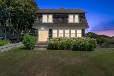 Image de Coastal bay view home with patio, W/D, Ac, & amazing location