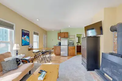 Image de Convenient 3br condo, close to Okemo, wifi, Tv, village dining & walking