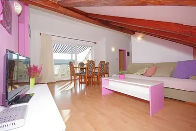 Image de Appartement de deux chambres avec la terrasse Pirovac, Sibenik (A-23330-b)