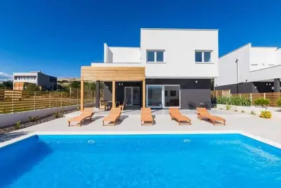 Image de Maison de vacances avec la piscine Pag (K-23342)
