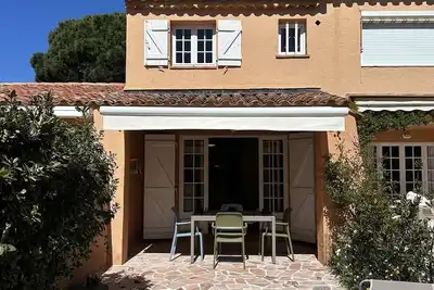 Image de Gigaro : Mas avec jardin, plage et piscine à 2 pas!