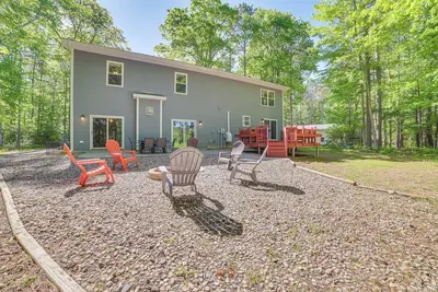 Image de Tranquil Home on Fowler Lake w/ Private Boat Dock!