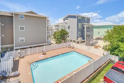 Image de Carolina Beach Condo w/ Balcony: Walk to the Ocean