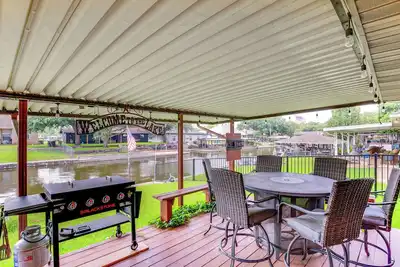 Image de Home on Lake Granbury w/ Hot Tub: 5 Mi to Dtwn!