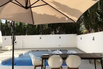 Image de Luksusvilla kun 200 Meter fra Middelhavet med Privat Pool og Stor Solterrasse