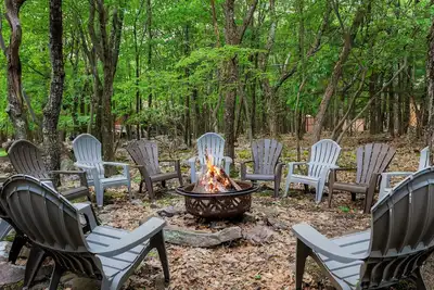 Image de Summit Shores by AvantStay | Hot Tub, Firepit, Game Room