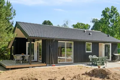 Image de \"Vojdan\" - 600m from the sea by Interhome