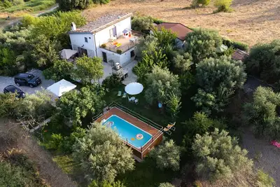 Image de Maison de vacances privée avec piscine privée, climatisation, Wifi, Tv, terrasse, vue panoramique