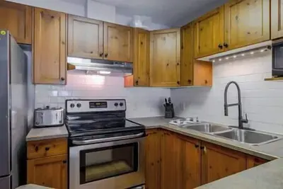 Image de Modern Condo - Fireplace - Patio - Great Views