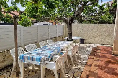 Image de Maison Familiale à Saint-Cyprien, Proche Plage et Commerces