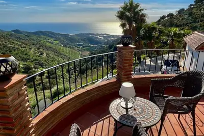 Image de Meerblick und Bergblick. Ferienunterkunft in Malaga/sayalonga. Apartment