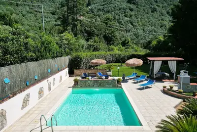 Image de Vacation Home à Greppolungo avec 3 chambres à coucher, 5 couchages
