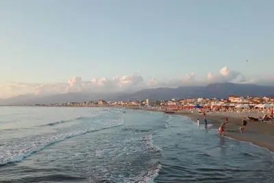 Image de Appartement de vacances Viareggio pour 1 - 6 personnes avec 2 chambres à coucher - Appartement de va