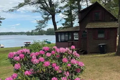 Image de The Little Red Cottage on Webster Lake