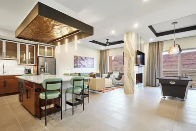 Luxury Desert Retreat a Thrill Seekers Dream!