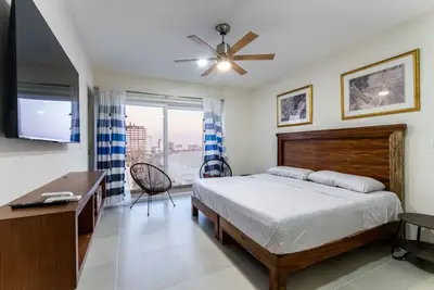Image de Cristal bay Apartments