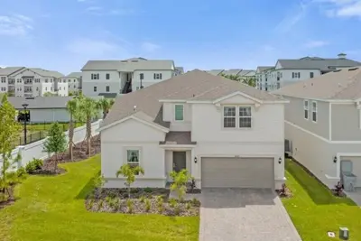 Image de 8 Bedrooms/ 6 Bathrooms/ Windsor Cay (16275sk)