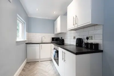 Image de Modern Bolton Retreat - Stylish Comfort