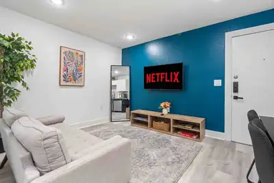 Image de Modern & Chic Apt in Downtown Dallas w/ Parking