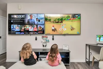 Image de Cozy Luxury Home, Games, King Bed, Sleeps 12