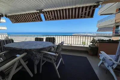 Image de Appartement 'En Primera LĂnea De Mar' avec vue sur la mer, piscine partagĂ©e et Wi-Fi