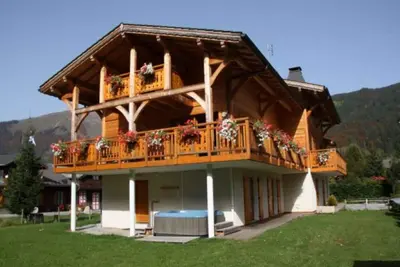 Image de Chalet \"Myrtille\" avec vue sur les montagnes, terrasse privée et Wi-Fi