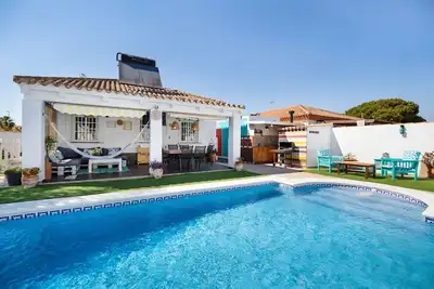 Image de Villa 'Casa Las Golondrinas-solo Familias' avec piscine privée, Wi-Fi et climatisation