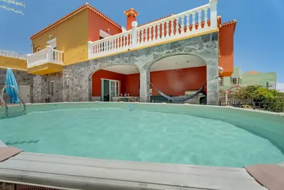 Image de Maison de vacances 'Casa Marire' avec vue sur la mer, piscine privée et Wi-Fi