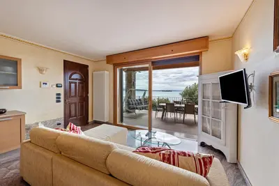 Image de Appartement \"Happy Villa\" avec vue sur le lac, terrasse privée et Wi-Fi