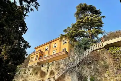 Image de Grand 3 pièces sur jardin avec superbe vue dans une villa années 30