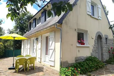 Image de Maison avec Wifi, joli jardin à 700m de la mer à Pleumeur - Bodou
