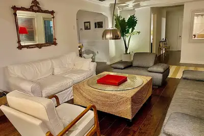 Image de Great 4 Bedroom House & Gardens. By TempleTerrace Golf Course. Busch Gardens 2mi