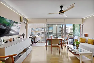Image de Appartement 'Precioso Piso Frente Al Mar' avec balcon, Wi-Fi et climatisation
