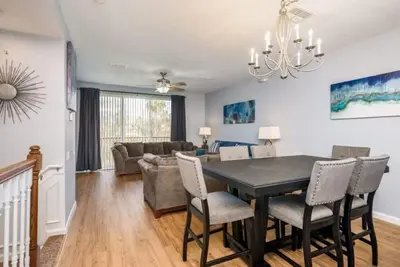 Image de Grand 3br/3. 5ba Townhome next to Convention Center between Disney & Universal.