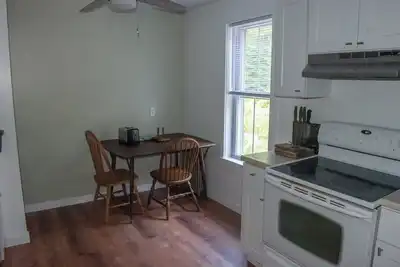 Image de 3rd Floor Apartment For 30 Days Or Longer Stays Only