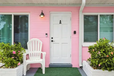 Vintage Florida Beach Cottage, one block to the sand of Indian Rocks Beach Fl
