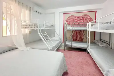 Image de Casa en Paterna, la Zona mas Tranquila y Segura de Valencia con Parking Incluido