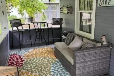 Image de Remodeled Historical Home 2 blocks from Csu campus and 3 blocks to Old Town