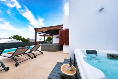 Image de Villa Malolo - Private Pool and Jacuzzi By Lanzarote Vacation Homes