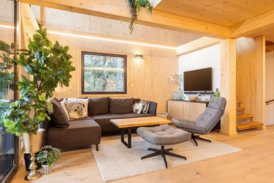 Image de Superior Chalet # 14 with Sauna & Hot Tub